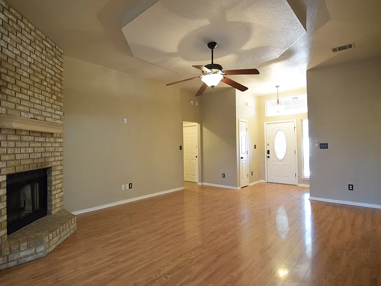 5301 Williams Dr — Photo 7