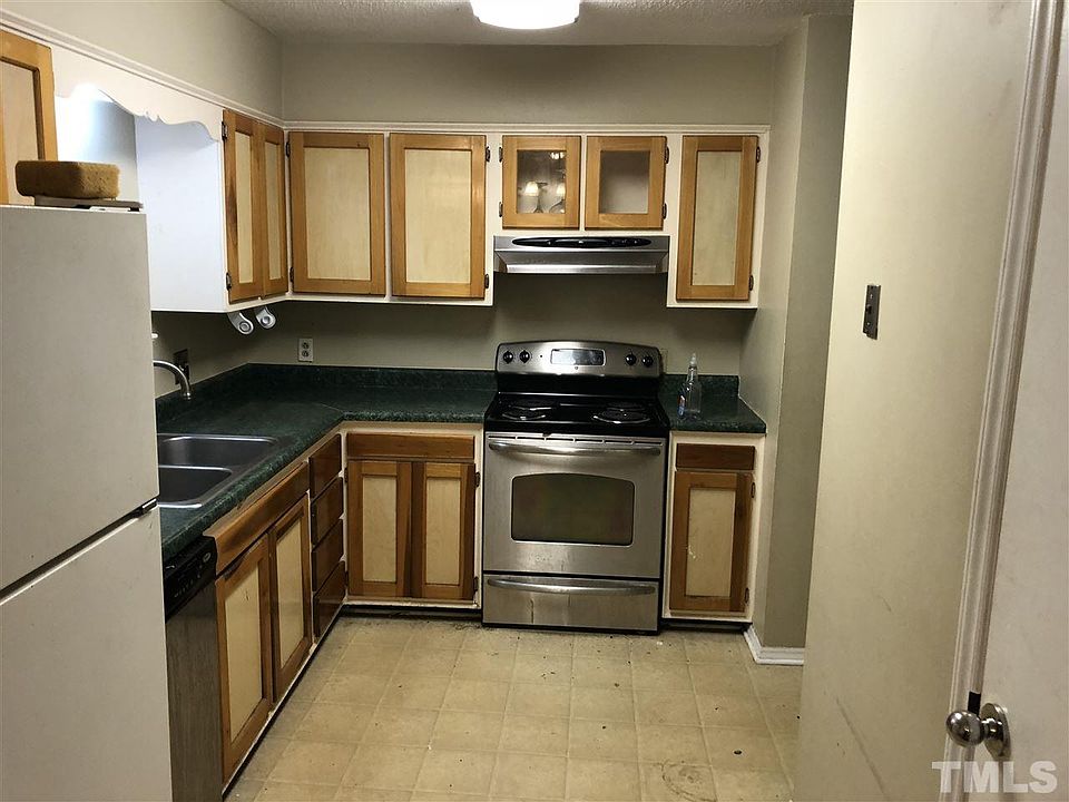 2nd image of 5028 Flint Ridge Pl #5028