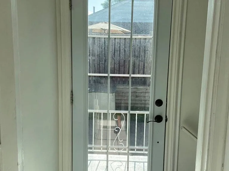 184 Avenue Rd #LOWER — Photo 3