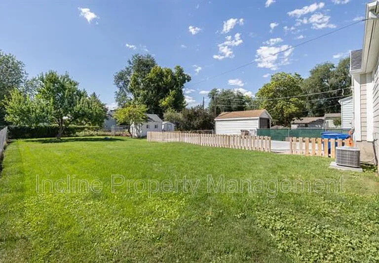 758 E Loveland Ave #B — Photo 3