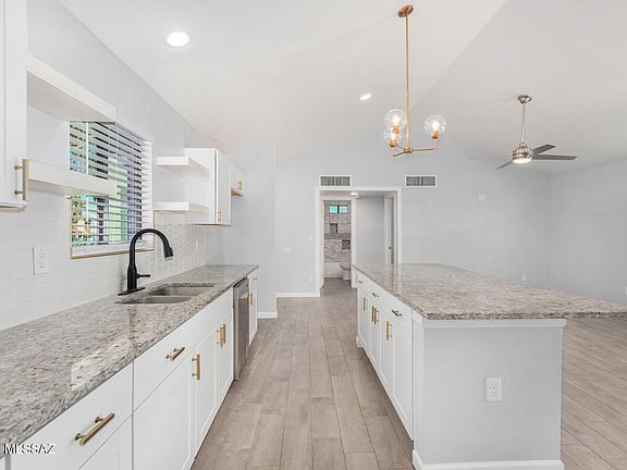 4th image of 2781 W Leawood Dr