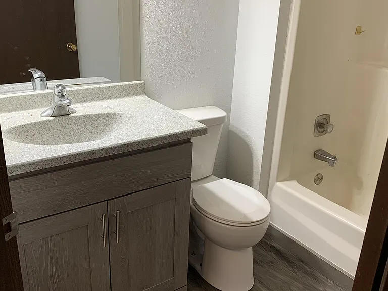 717 Garland St E #8 — Photo 6