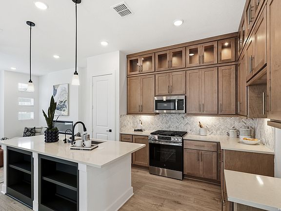 4th image of 20675 Huebner Road #535