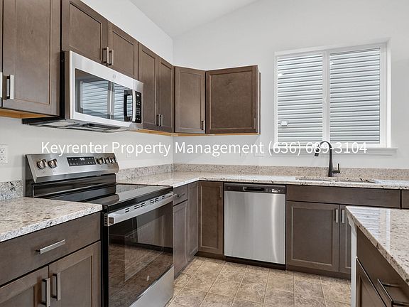 4th image of 825 Cedarwood Dr