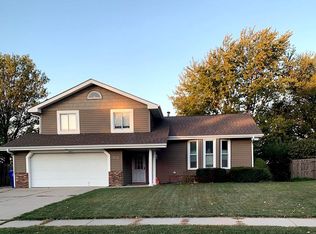 910 Fort St, Papillion, NE 68046