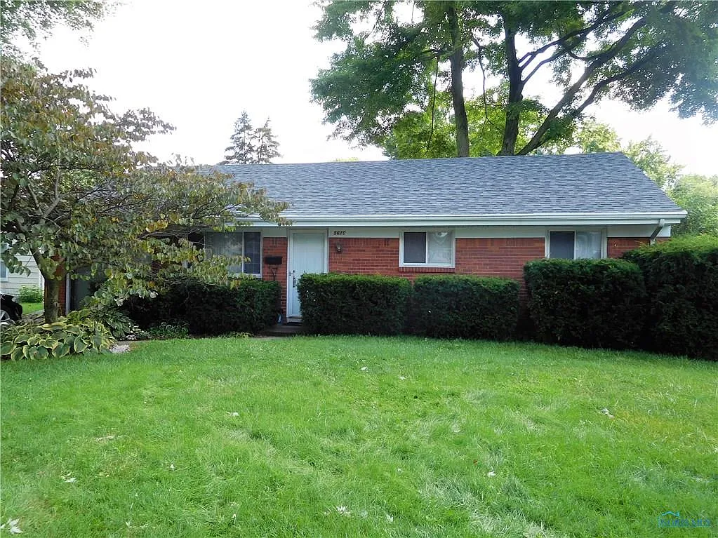 5610 Yarmouth Ave photo 1