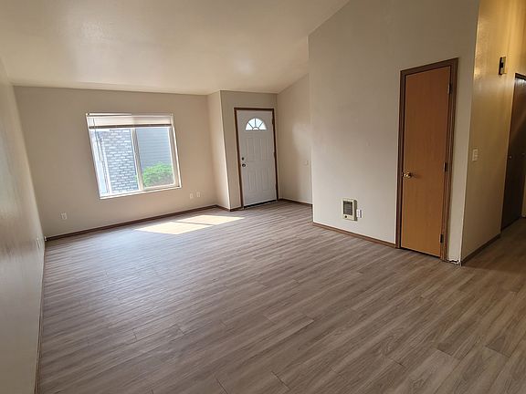 4th image of 1208 Westbrook Loop APT A