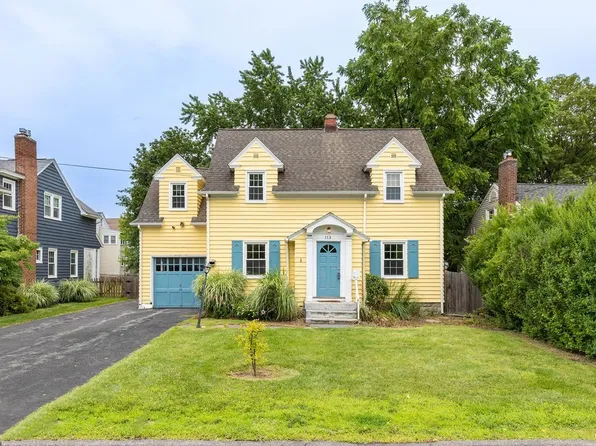 113 Meadowbrook Dr, Syracuse, NY 13210