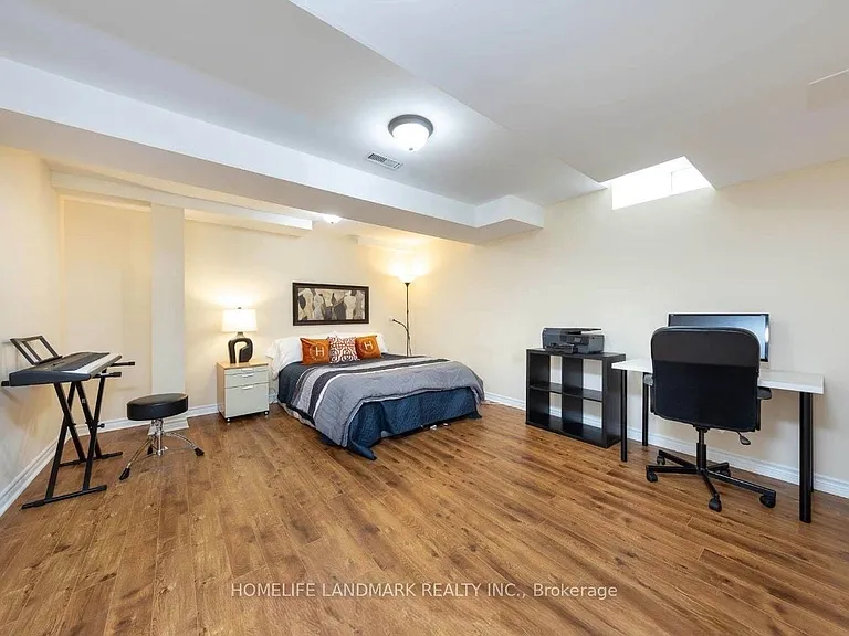 69 Selkirk Dr — Photo 23