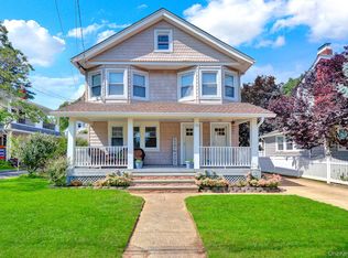 53 Watts Pl, Lynbrook, NY 11563