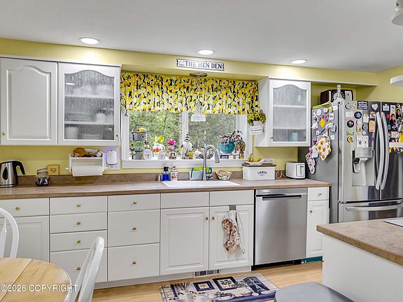 3rd image of 501/531 E Barton Ln