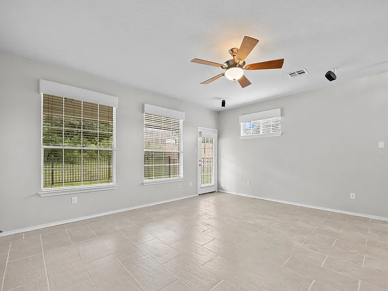 1900 Scofield Ridge Pkwy #1202 — Photo 9