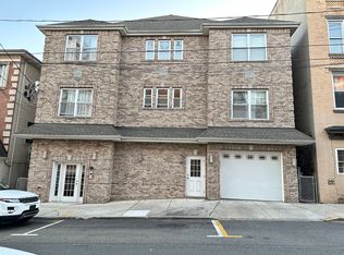 305 68th St APT 2, Guttenberg, NJ 07093