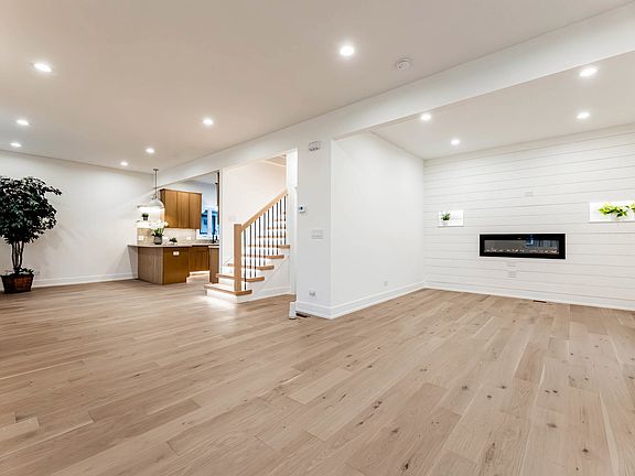 3rd image of 5721 S Newcastle Ave