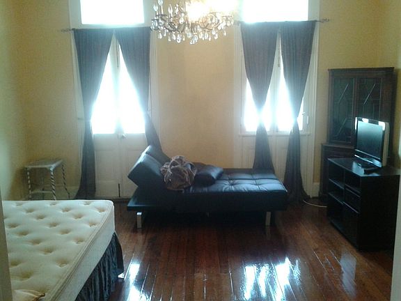 2nd image of 821 Barracks St APT 3