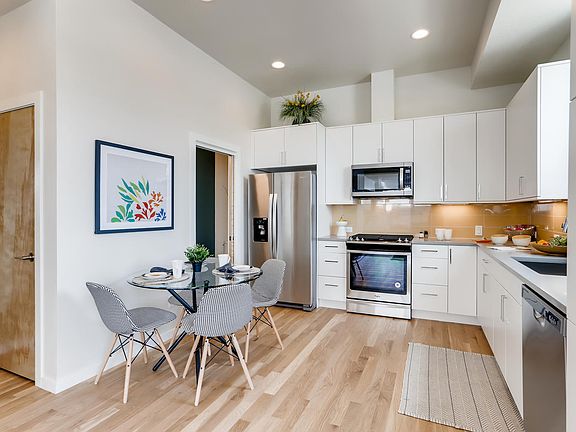 Kitchen dining
