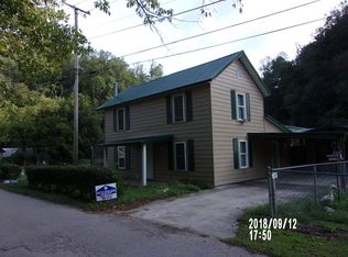 431 Millers Crk, Van Lear, KY 41265