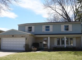 2011 E Lillian Ln, Arlington Heights, IL 60004