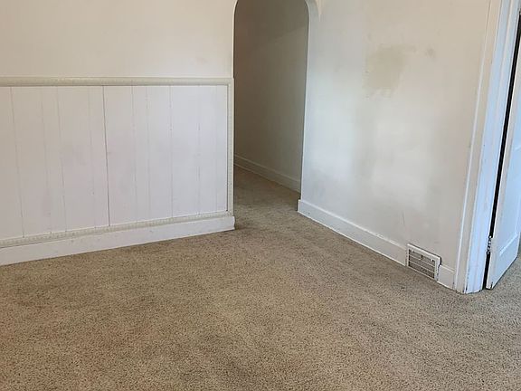 2nd image of 220 W Rosser Ave #1