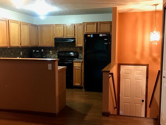 5th image of 10266 Old Oak Ln