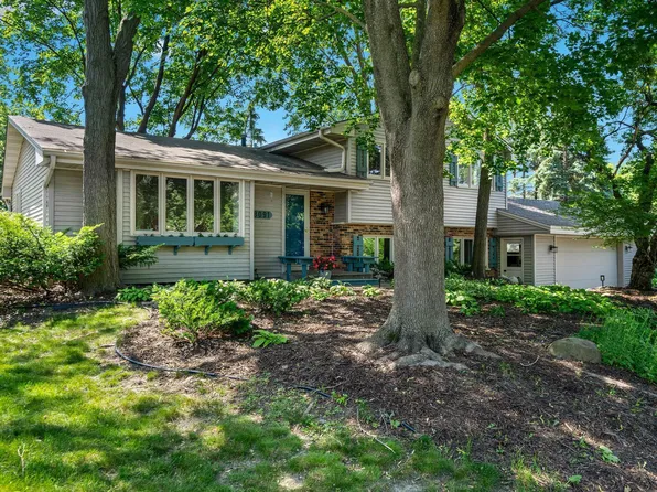 8091 46 1/2 Ave N, New Hope, MN 55428
