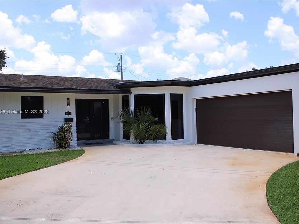 1st image of 1408 E Hawthorne Cir