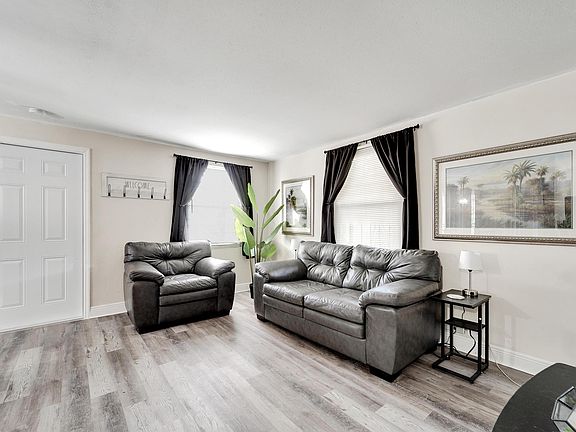 4th image of 3611 E Shadowlawn Ave
