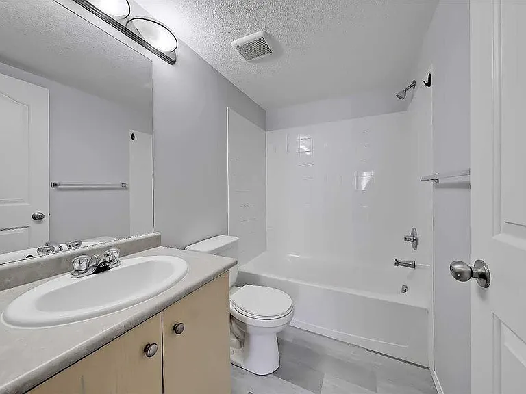 60 Panatella St NW — Photo 7
