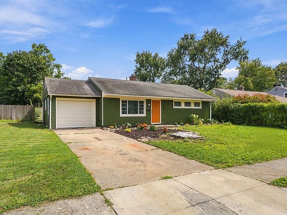 3rd image of 406 Carilla Ln