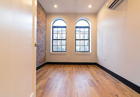 4th image of 702 Mac Donough St #1F