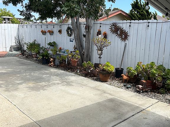 4th image of 1475 Piedra St