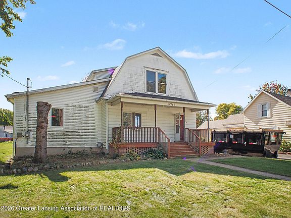 2nd image of 145 W Oak St