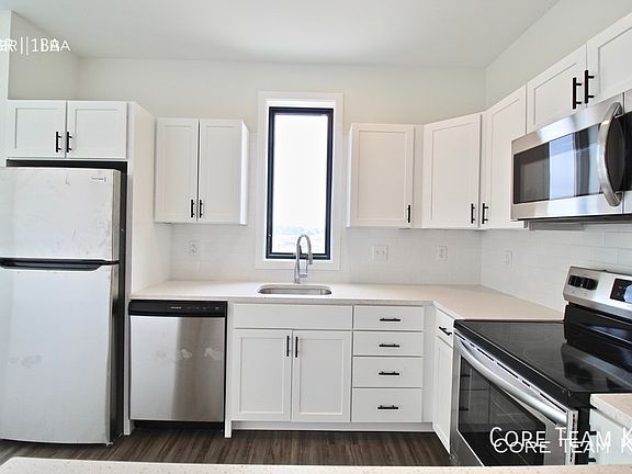 3rd image of 222 W 75th St #C