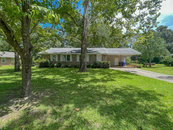 1203 Skyline Dr, Dublin, GA 31021