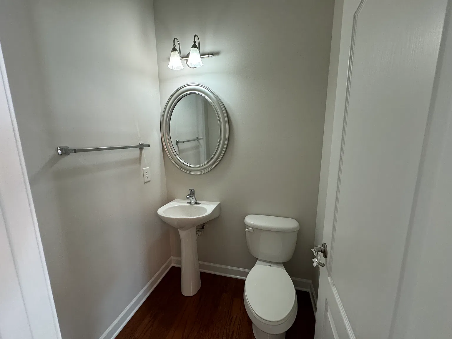 3 bed, 2.5 bath, 1757 sqft, $2,400 — Photo 4