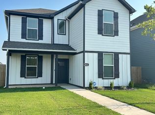 4825 W Triangle St, Fayetteville, AR 72704