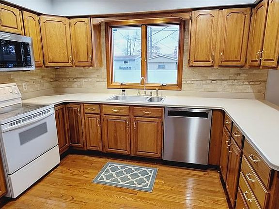 5th image of 3209 Monticello Dr