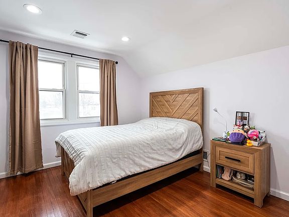 5th image of 106 Speer Ave Floor 3
