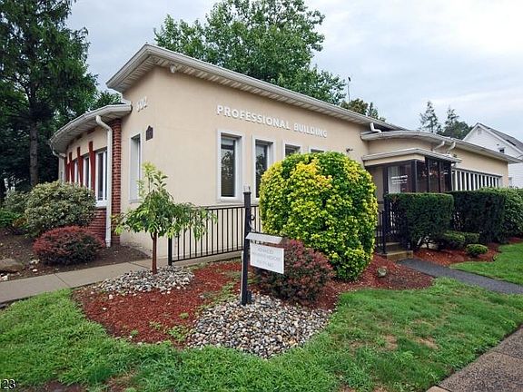 2nd image of 602 Bloomfield Ave