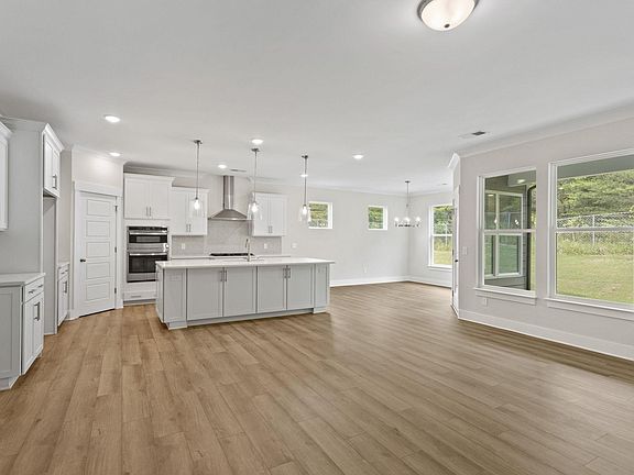 5th image of 315 Old Shirley Rd