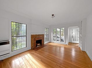 367 Alcatraz Ave, Oakland, CA 94618