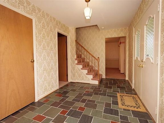 2nd image of 7405 Baywind Dr