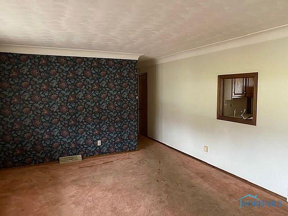 2nd image of 2293 N Manor Dr