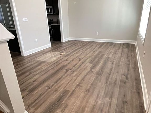 3rd image of 8699 White Horse Rd #206