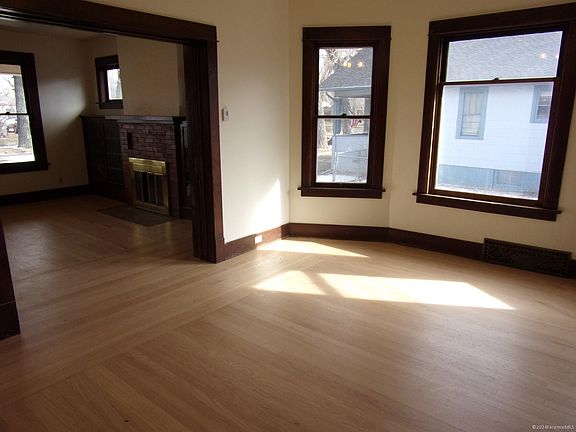 5th image of 604 S 11th St