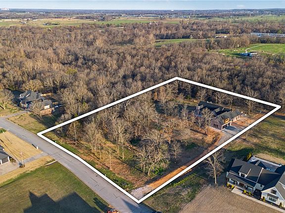 3rd image of 18318 Pepper Hills Dr