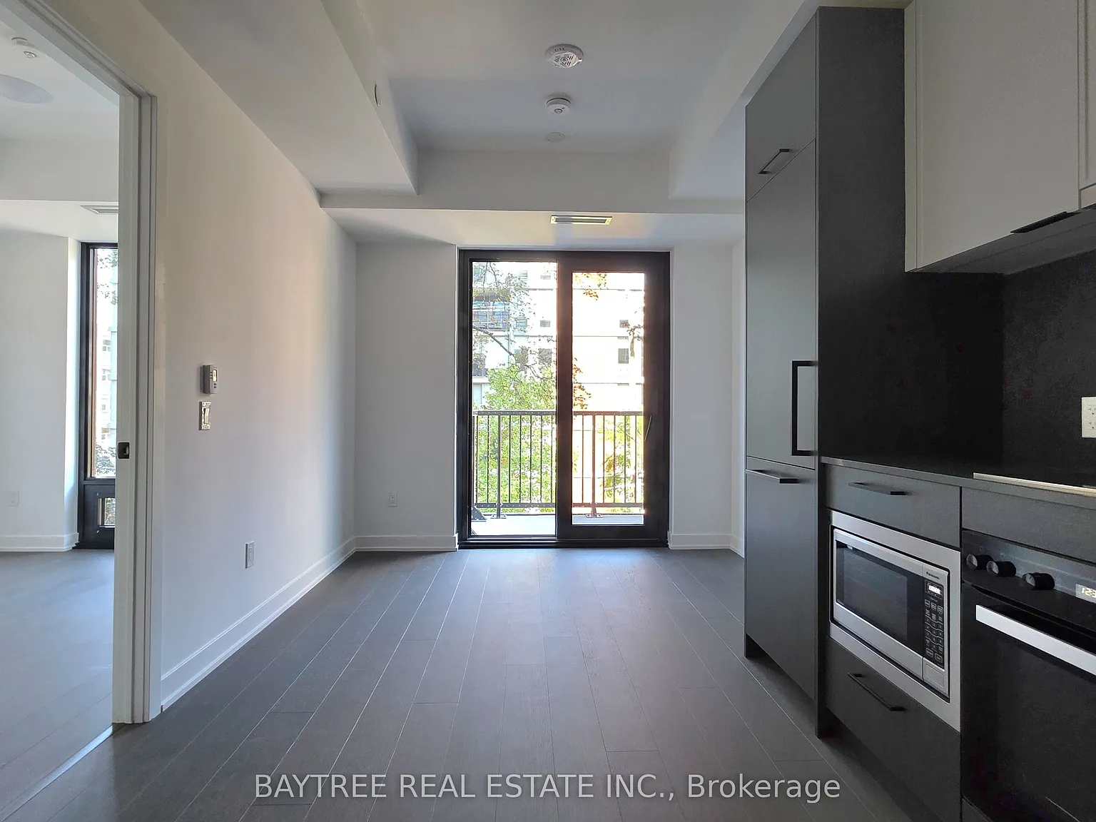 South Forest Hill Residences-Lower Tower — Photo 2