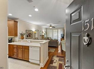 151 Victoria Dr BUILDING 1, Bridgewater, NJ 08807