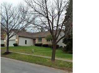 3 Melnotte Ln, Fairport, NY 14450