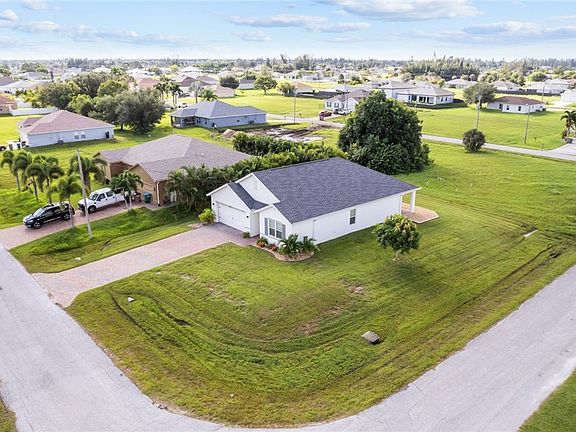 5th image of 2044 NW 1st St